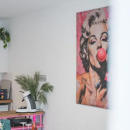 Apartment Goldstadt Pop-art *
