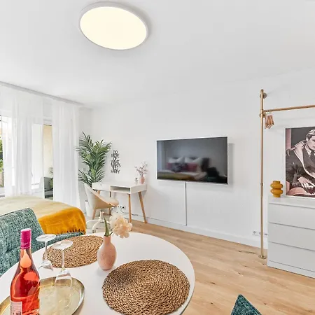 Goldstadt Pop-art Apartment